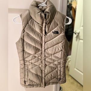 Women’s North Face vest